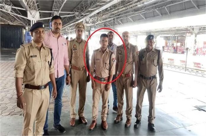 नौकरी नहीं मिली तो बन गया फर्जी RPF दारोगा, 3 महीने से ट्रेन में मुफ्त सफर कर रहा युवक प्रयागराज में पकड़ा गया